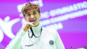 podium aa jr sfe05423 copia simone ferraro ph